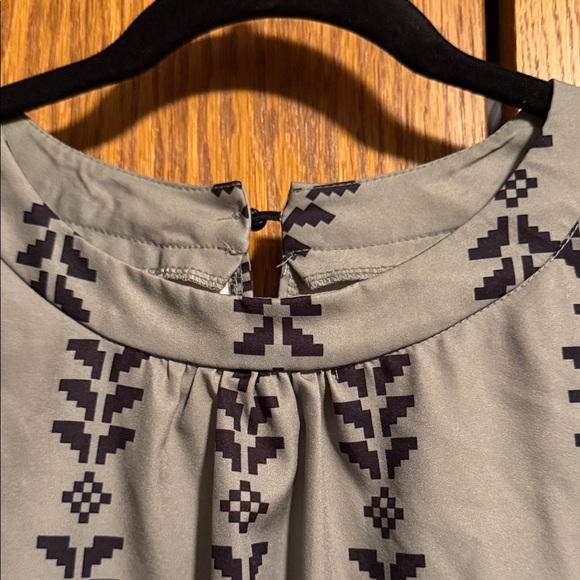 Sage Green Patterned Women's Top - Picture 4 of 6